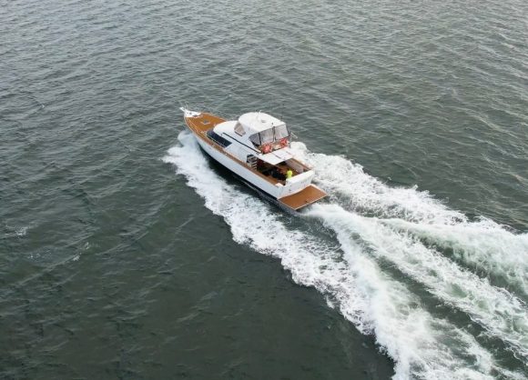 Replaced CAT 3208 marine engines with FPT NEF 450 marine engines