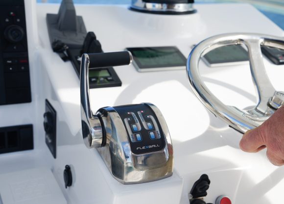 Flexball tournament throttle controls for a Raymond hunt fisherman