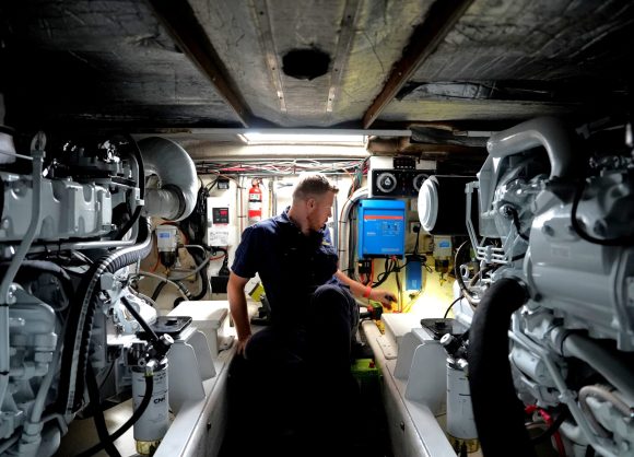 Keywest 15 repower from CAT 3176 to FPT C90 620 marine engines