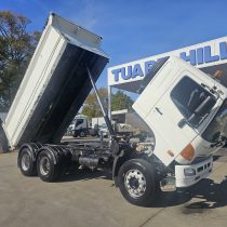 2005 Hino FM tip truck for sale